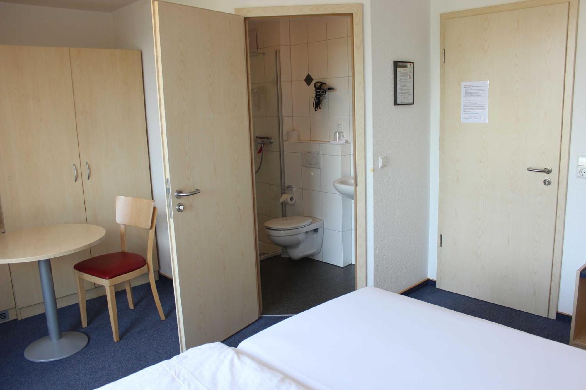 Gaestehaus Zum Wolffenturm Lehrensteinsfeld Номер фото
