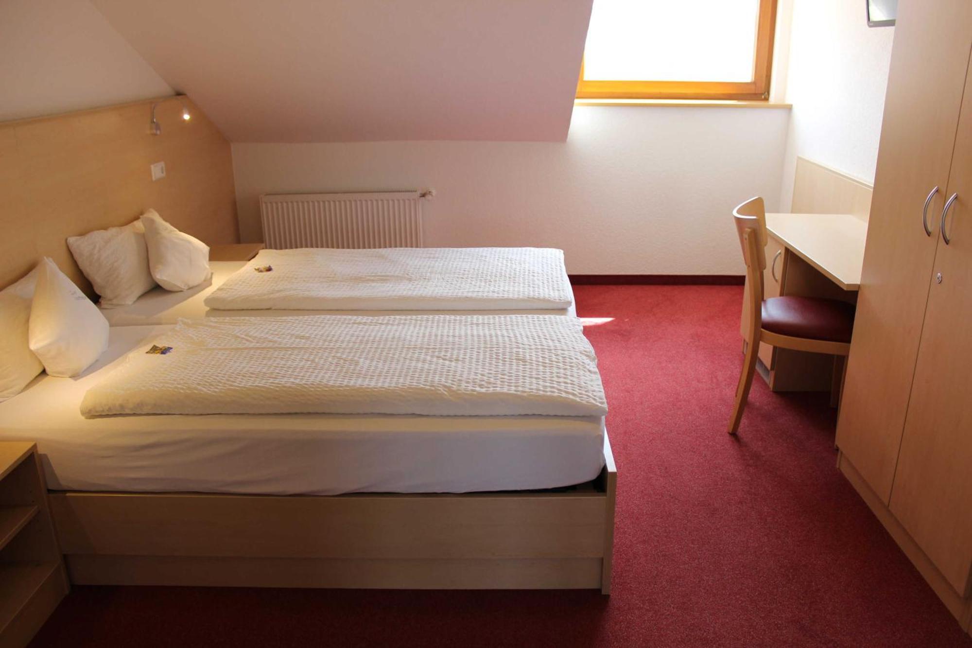 Gaestehaus Zum Wolffenturm Lehrensteinsfeld Номер фото